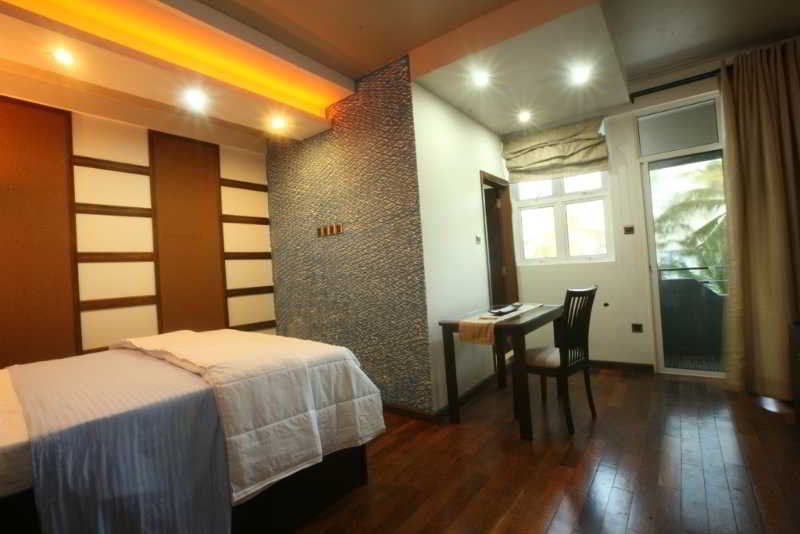 Ripple Beach Inn Hulhumale Bagian luar foto