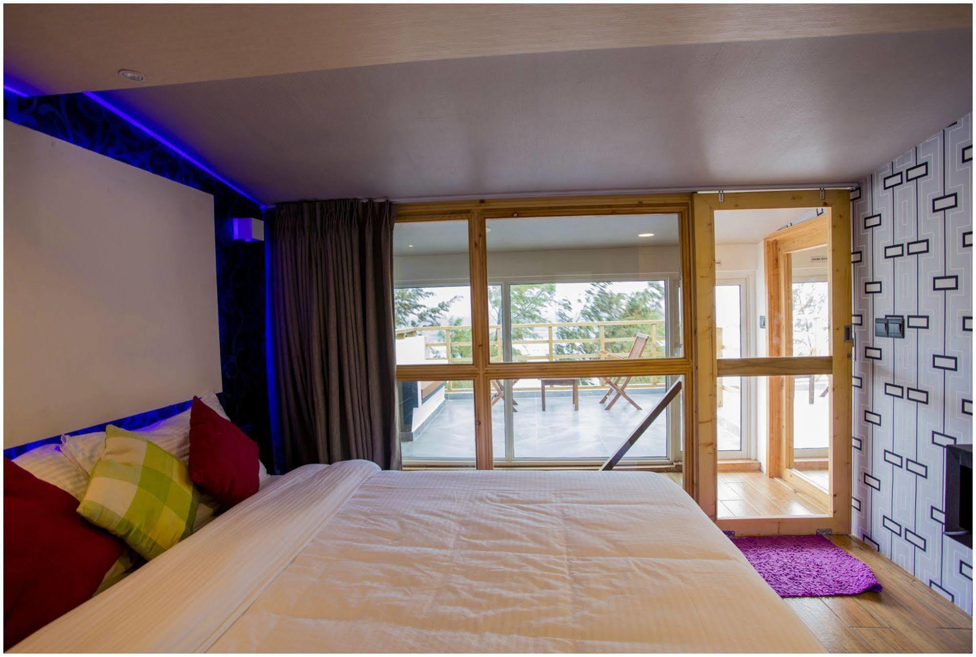 Ripple Beach Inn Hulhumale Bagian luar foto